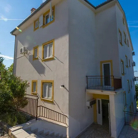 Zrinko Apartment