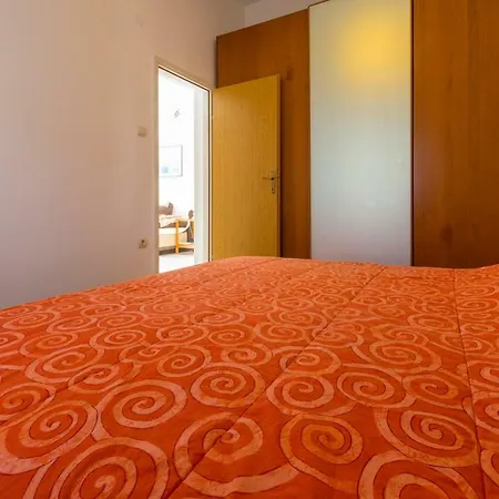 Zrinko Apartment *