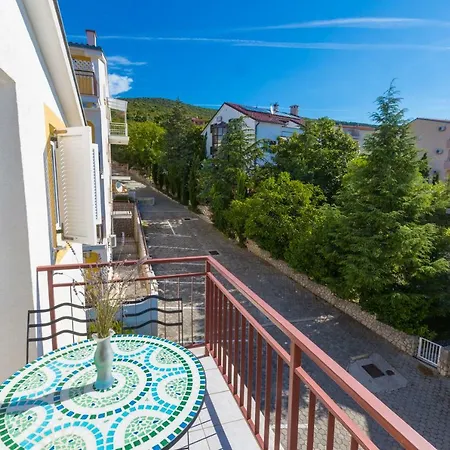 Zrinko Apartment *